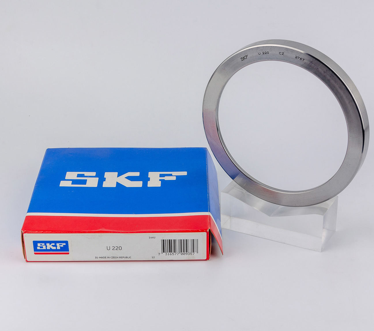 Шариковый подшипник U 220 SKF
